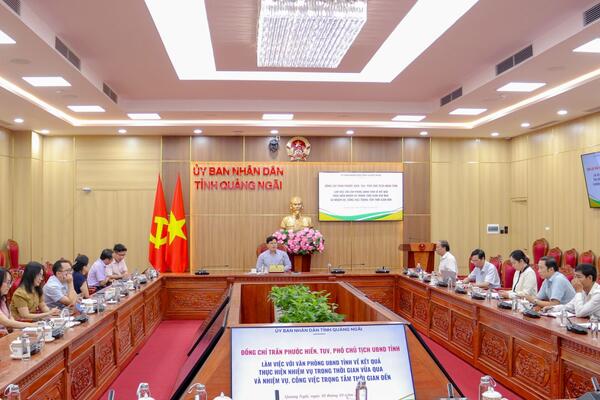 Phó Chủ tịch UBND tỉnh Trần Phước Hiền làm việc với Văn phòng UBND tỉnh