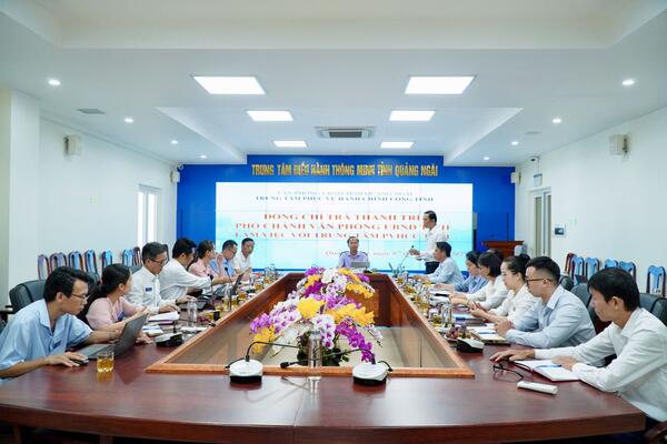 Lãnh đạo Văn phòng UBND tỉnh làm việc với Trung tâm PVHCC tỉnh